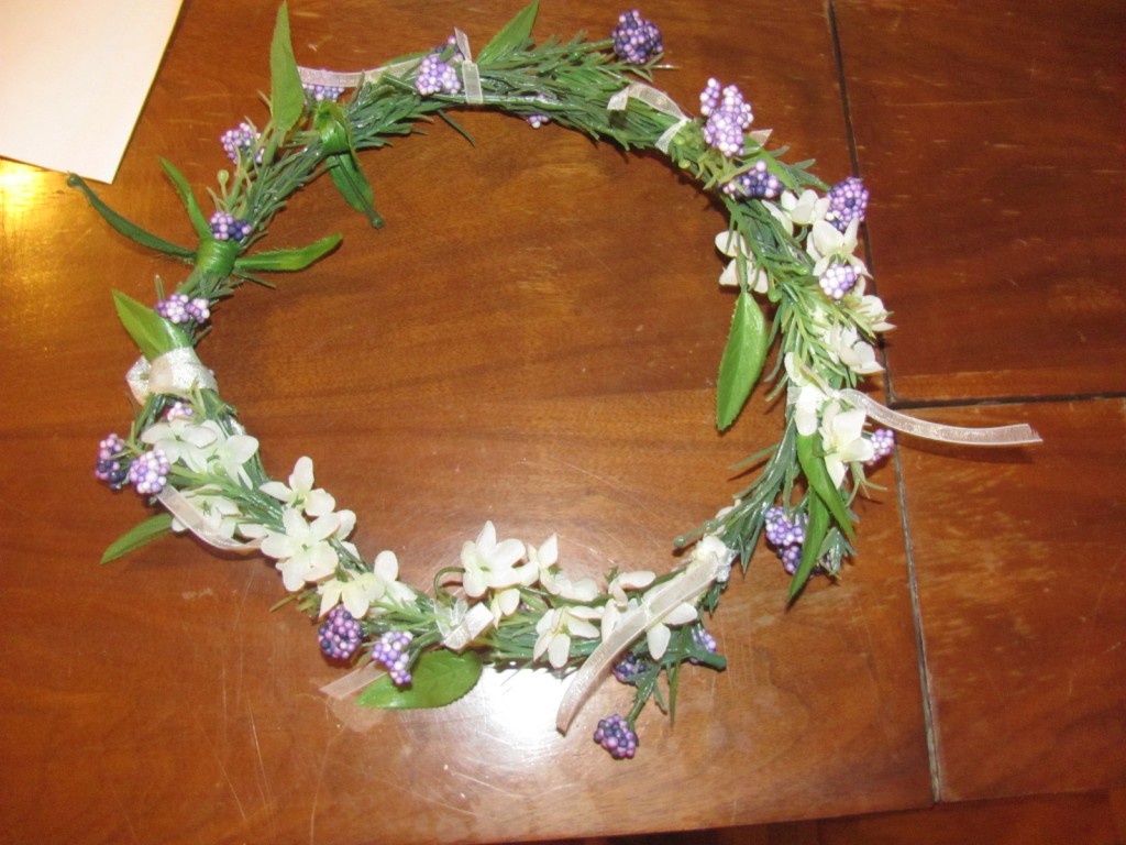 DIY flower hair-circlet top view